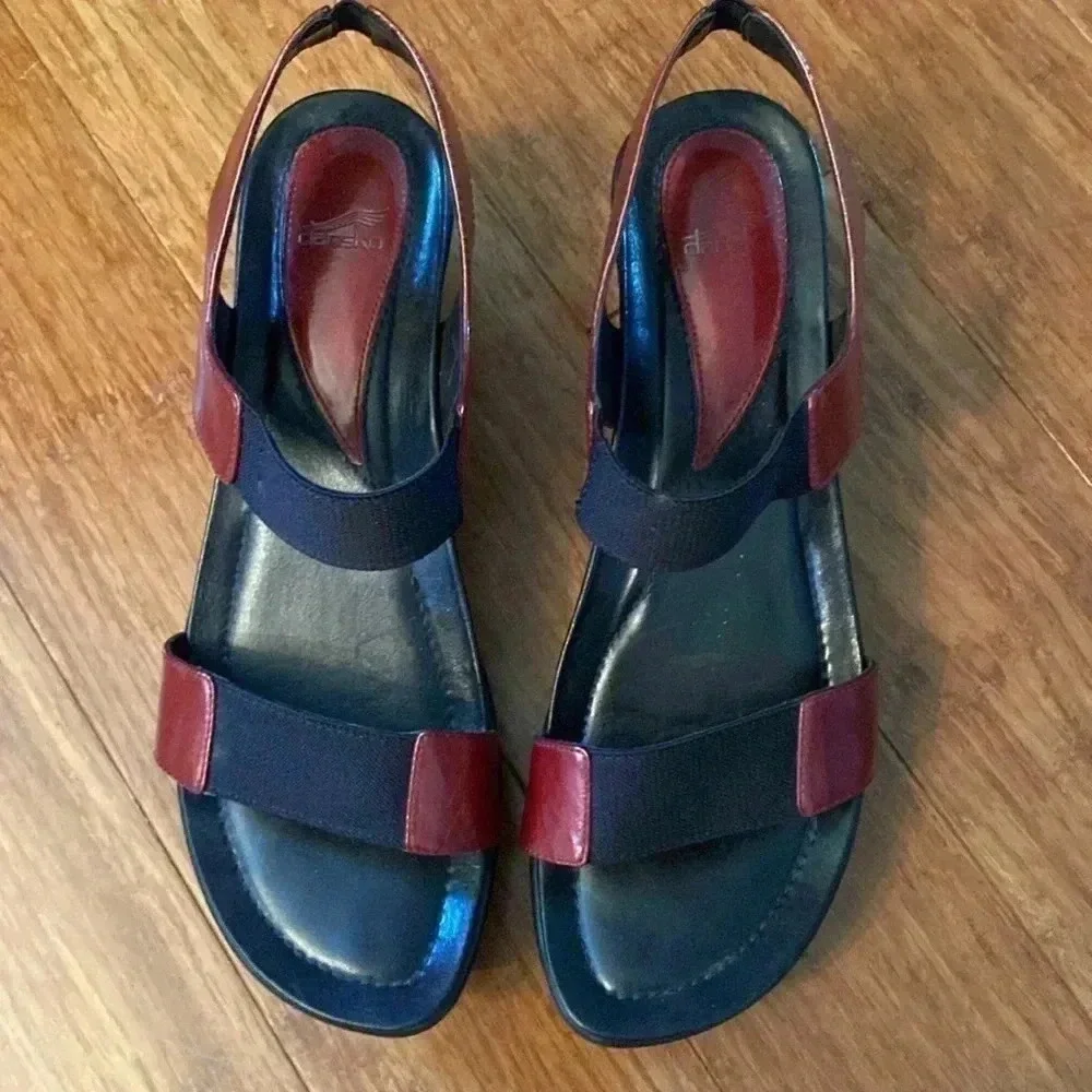 Dansko red and black wedge sandal - leather / textile - like new -39